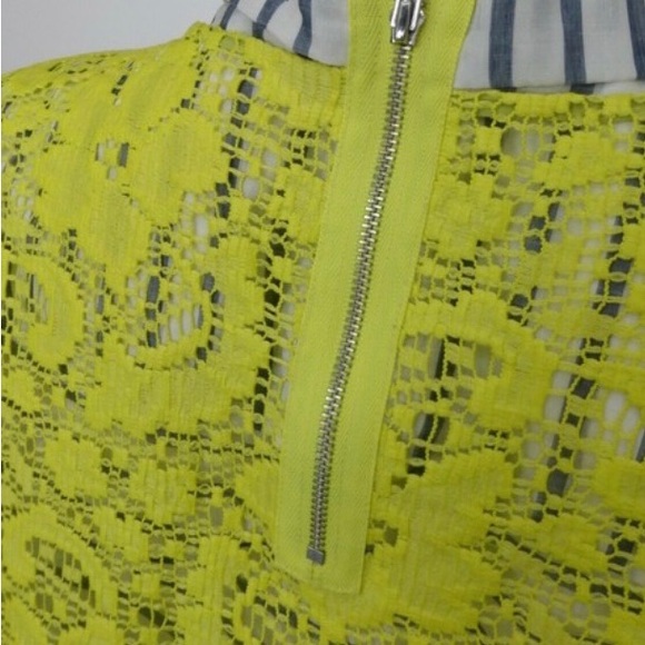 ELIZABETH & JAMES Carnie Blouse Size L - Picture 4 of 5